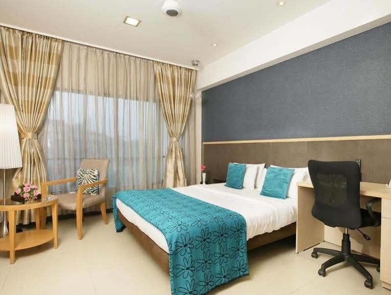 The Sirona Hotel Pune Exterior photo