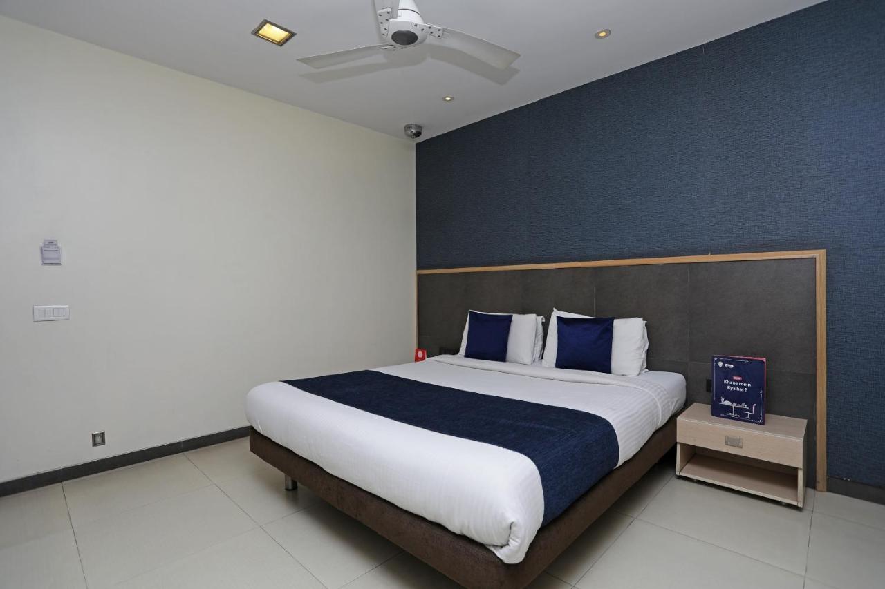 The Sirona Hotel Pune Exterior photo