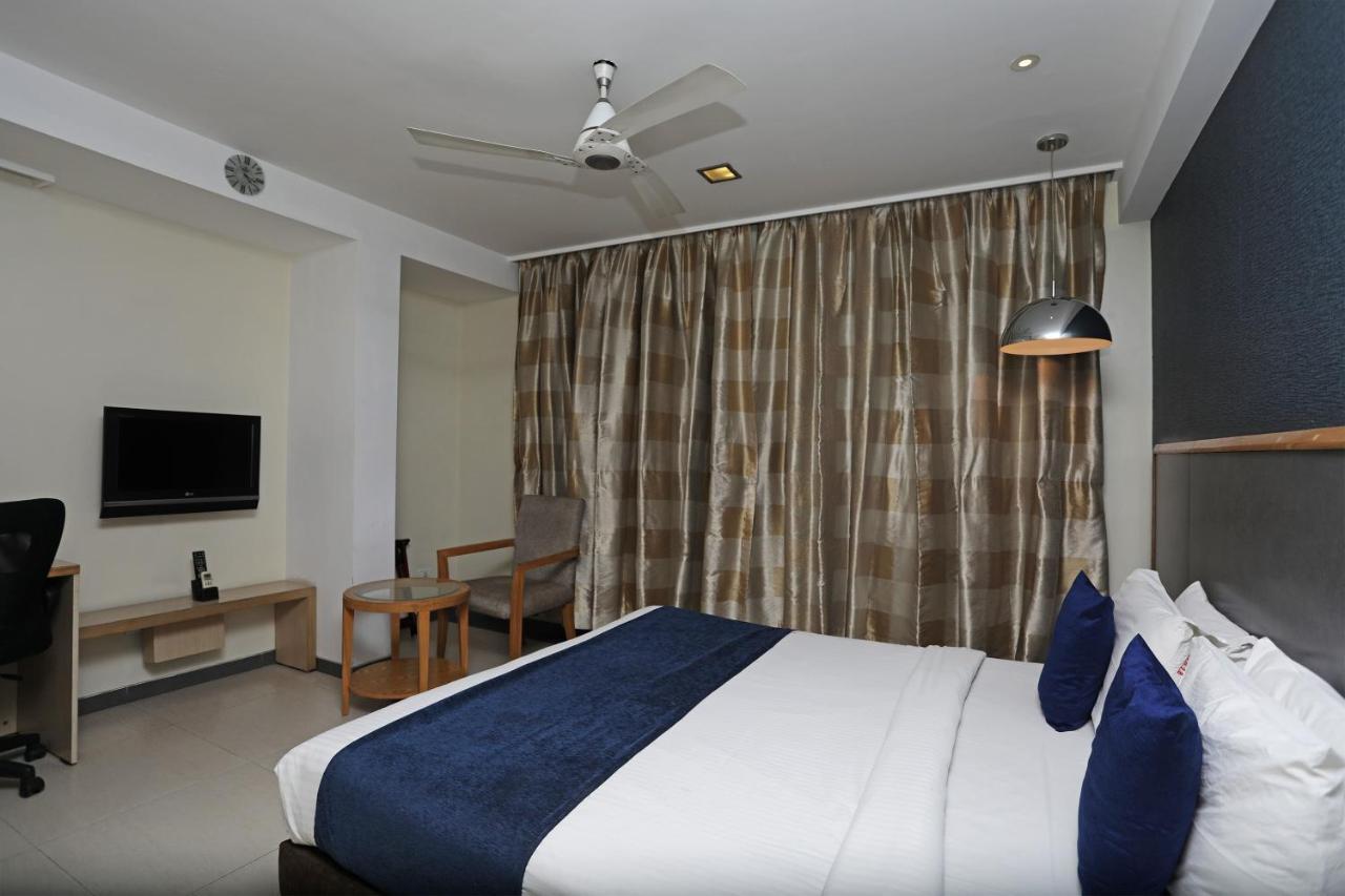 The Sirona Hotel Pune Exterior photo